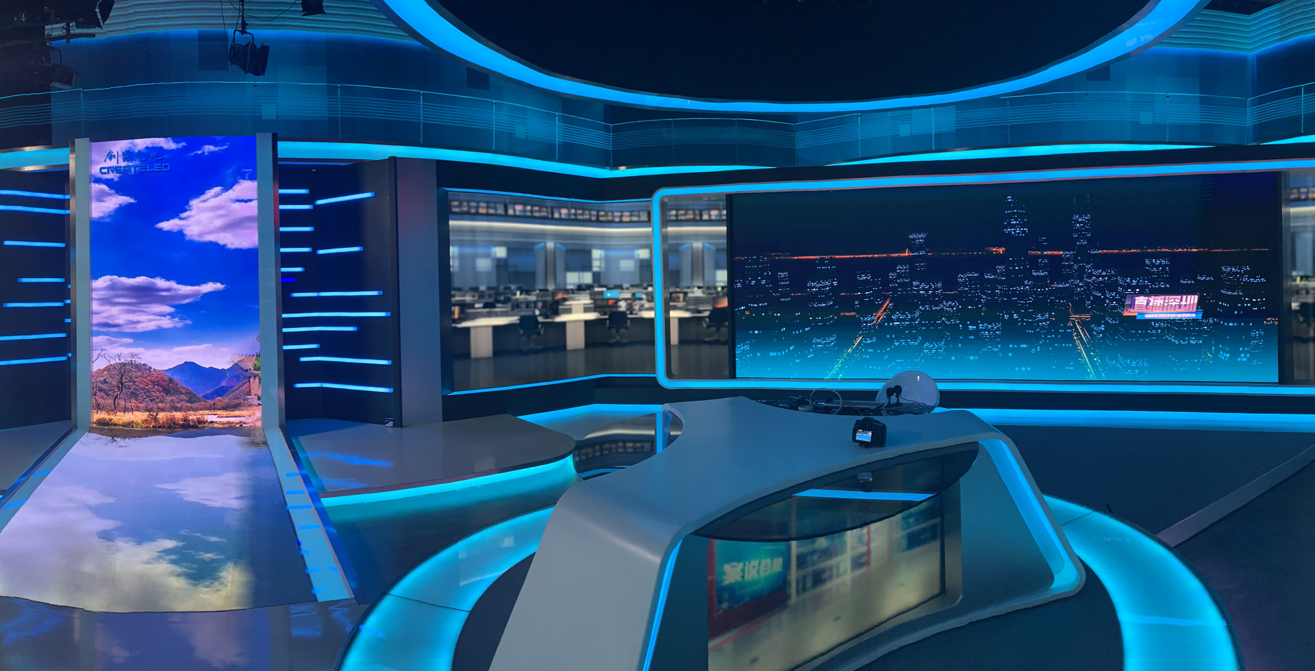   L-shaped screen in studio 3 of Shenzhen radio and Television Group